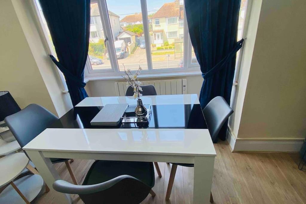 Family Marine Apartment With Sea View Dawlish Exterior photo